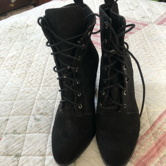 Justfab Black Lace-Up Boots with Chunky Heels, size 10- cute boots to dress up. - Picture 6 of 7
